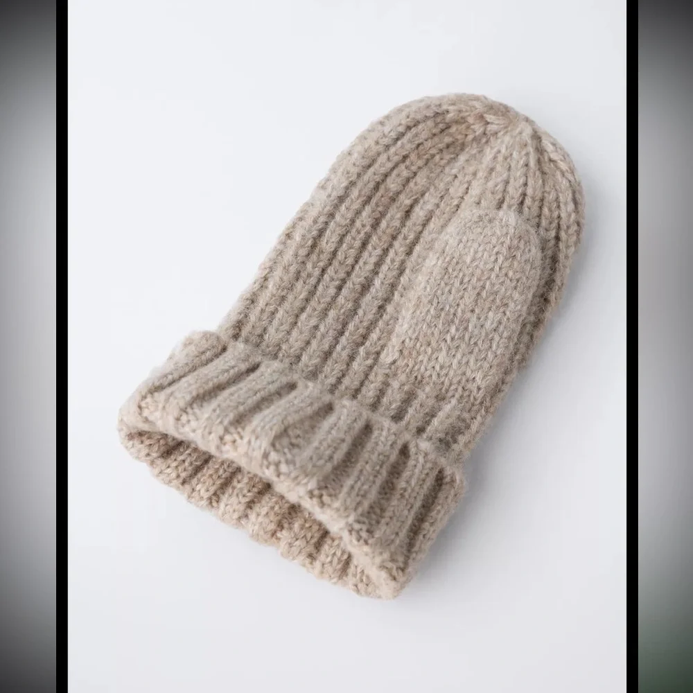 Zara kids, taupe brown, knit mittens, size S (3-6 years)